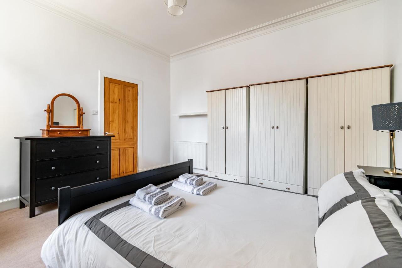 Amazing Apartments - Dalgety St - Near Holyrood 에든버러 외부 사진