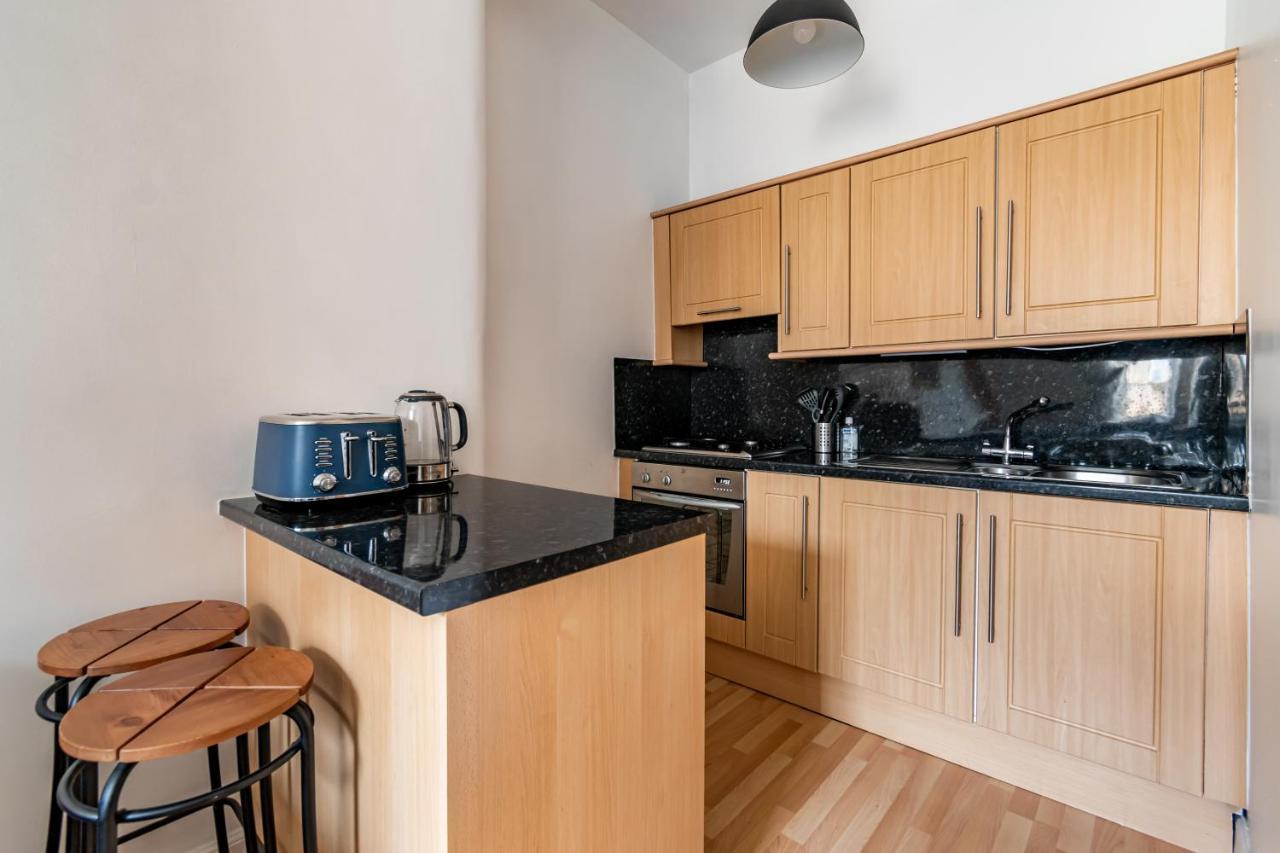 Amazing Apartments - Dalgety St - Near Holyrood 에든버러 외부 사진
