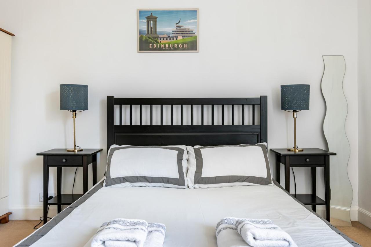 Amazing Apartments - Dalgety St - Near Holyrood 에든버러 외부 사진