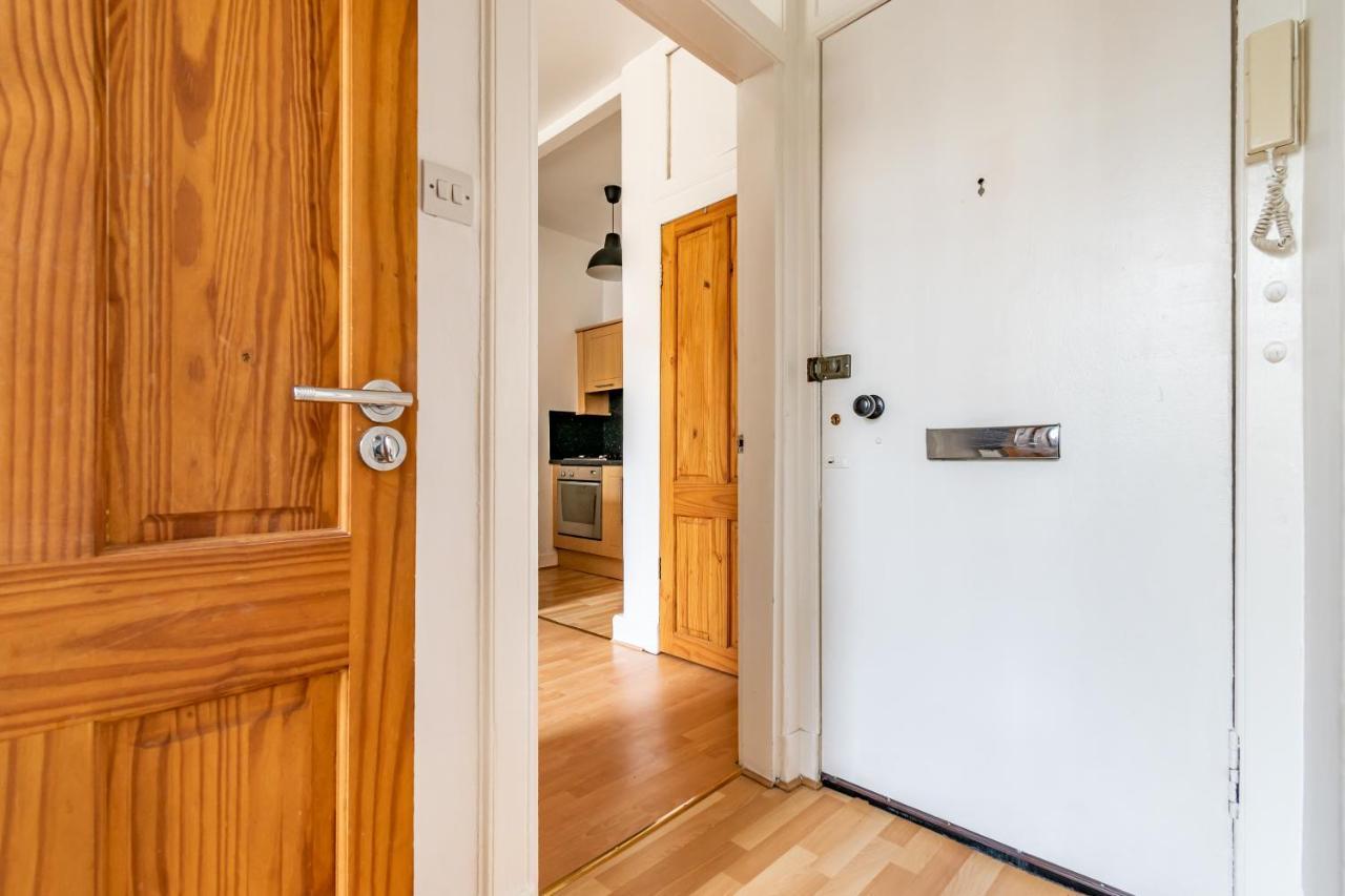 Amazing Apartments - Dalgety St - Near Holyrood 에든버러 외부 사진